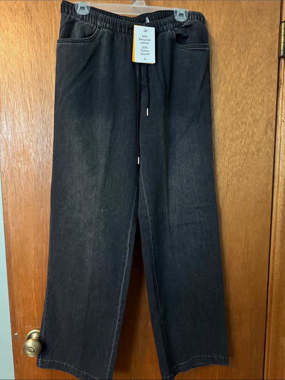 Divided Women's Black Relaxed Elastic-Waist Jeans